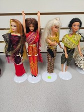 BAMBOLA BARBIE CON VESTITI